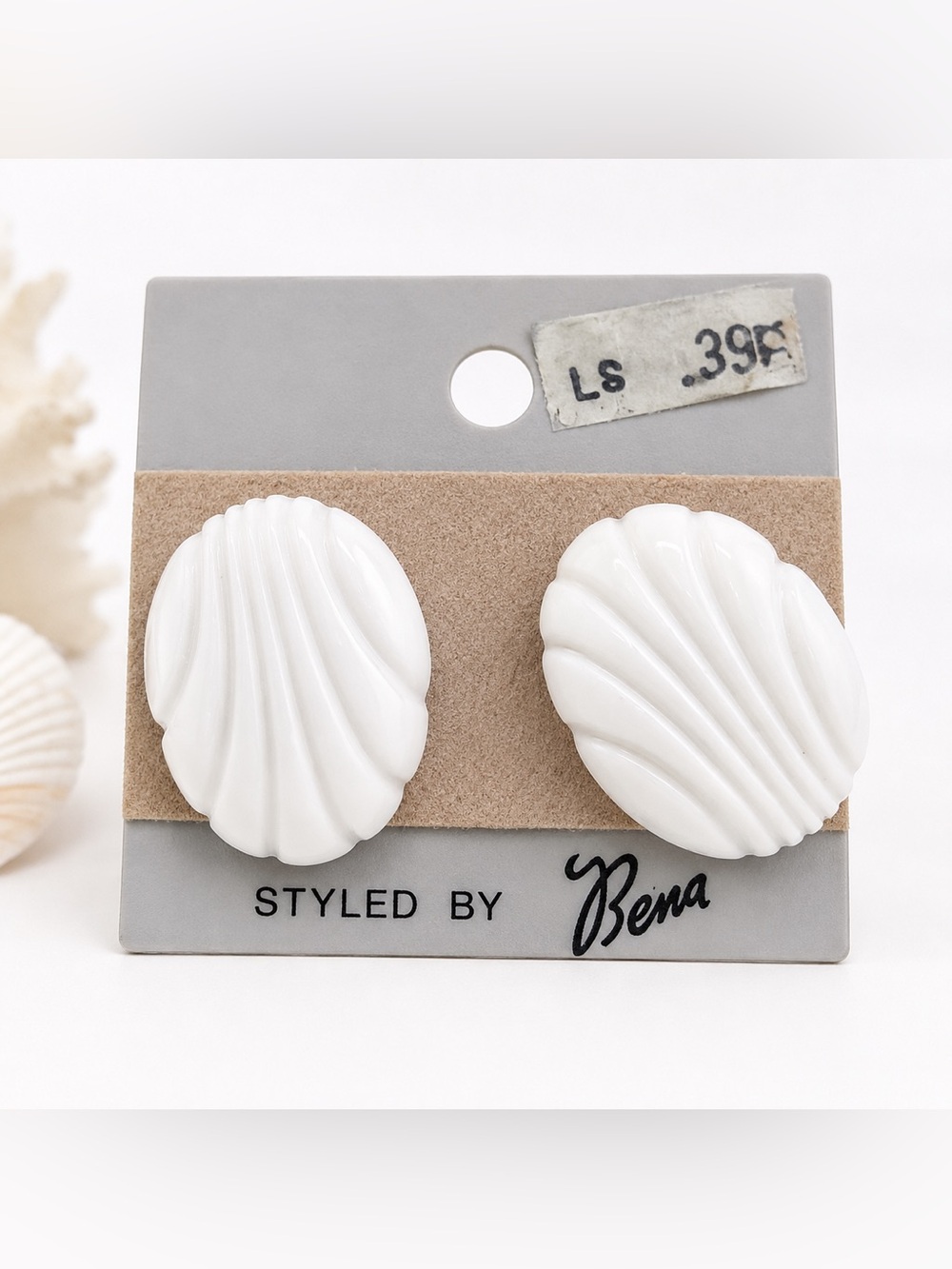 Vintage Coastal Shell Statement Earrings‎ White Beachy Studs Nautical Minimalist